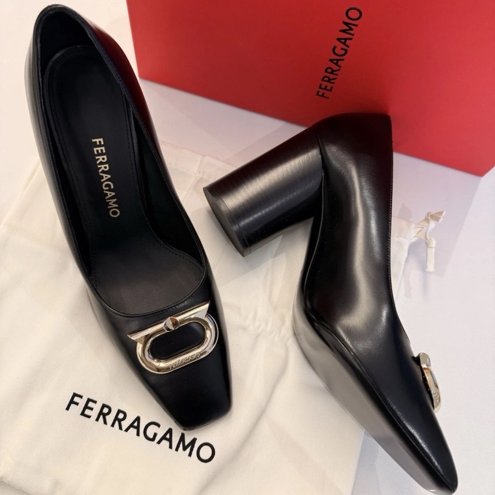 Ferragamo Pania Pumps Black Leather 60mm Block Heel Gold‎ Gancini Made In Italy
